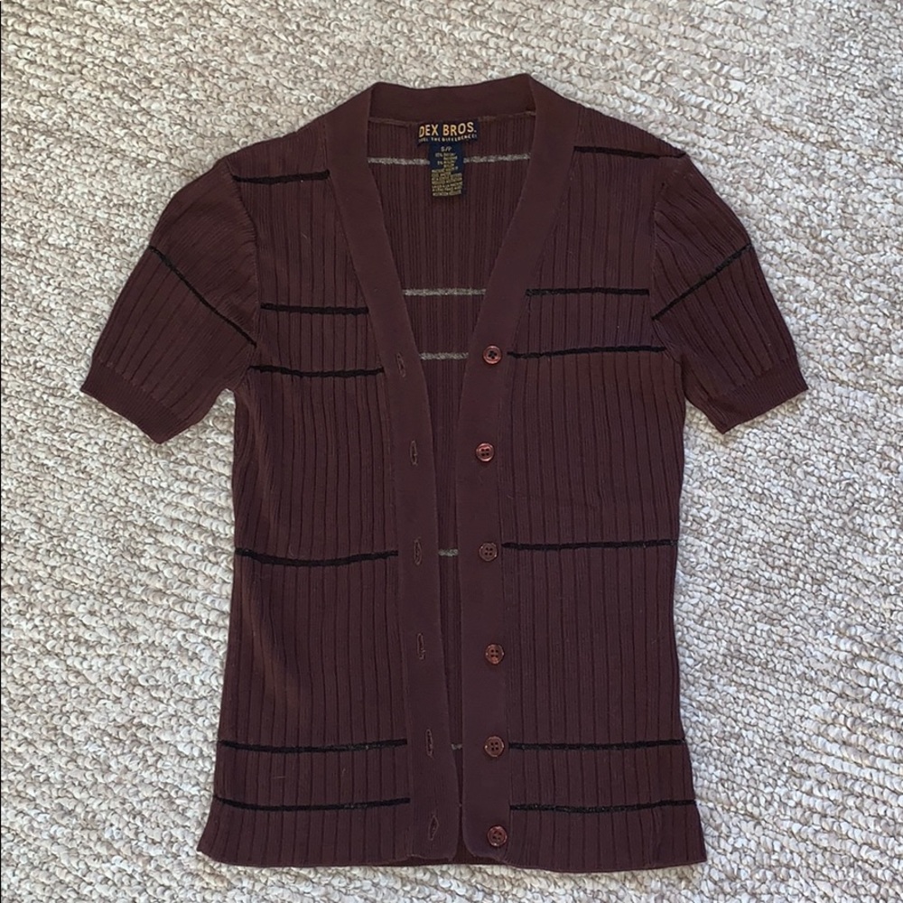 Brown short-sleeve Dex cardigan laser-cut detail